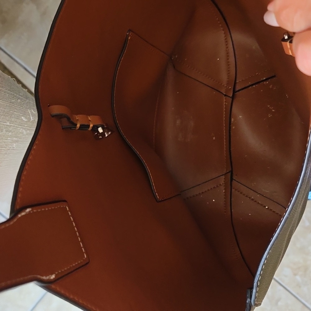 Bucket Handbag - Picture 2 of 2